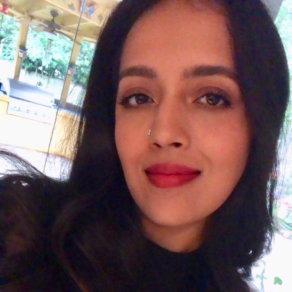 Meet your Posher, Nimrah - Picture 1 of 1